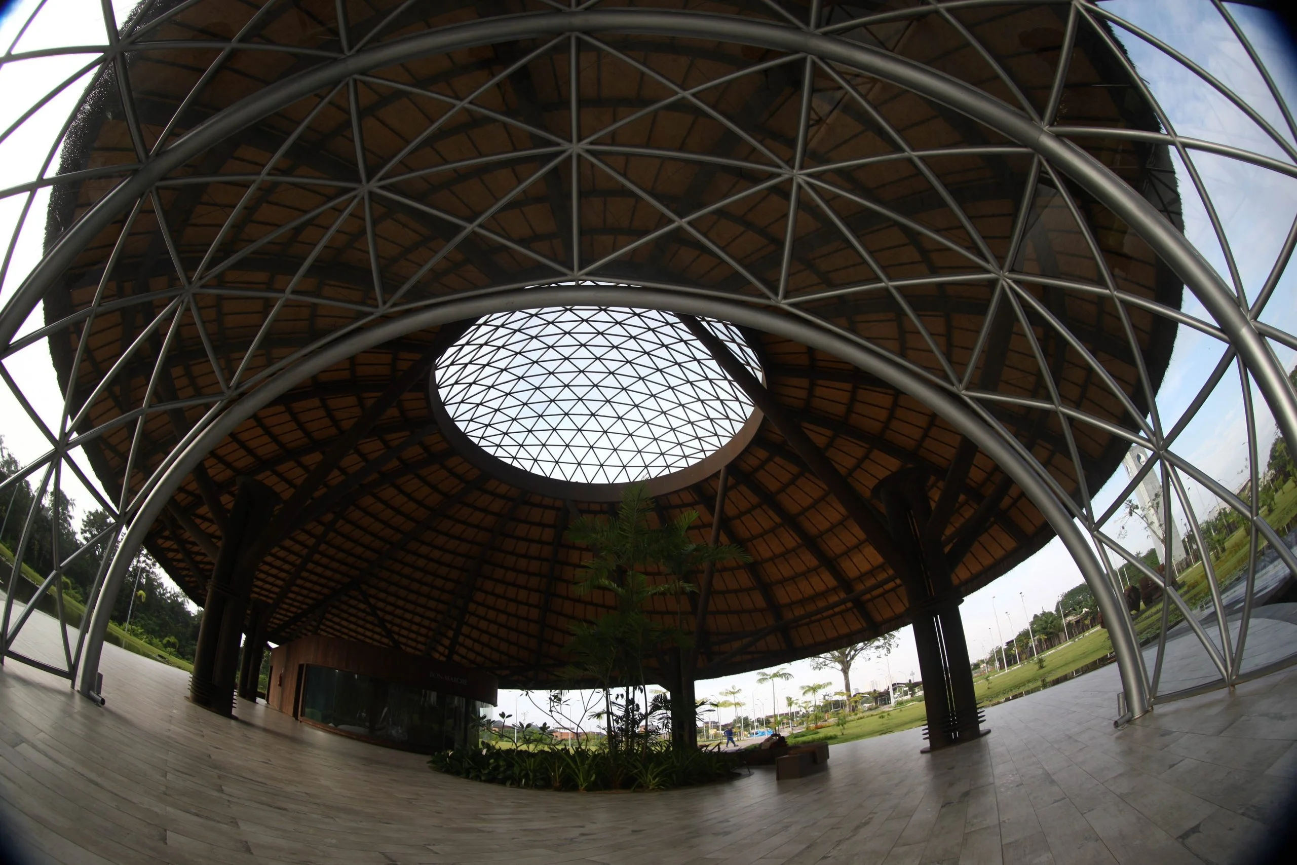 O Parque Estadual do Utinga (PEUt) o mais importante espaço de preservação e estudo da biodiversidade dentro da Região Metropolitana de Belém será reaberto à população a partir desta sexta,16, a partir das 16h30, com apresentações artísticas, com o Boi Veludinho, crianças do Pro Paz e a premiada Orquestra Sinfônica do Theatro da Paz. A apresentação será em um espaço ao ar livre e não será necessária a retirada de ingressos, por esse motivo, a recomendação é que o público chegue cedo, porque a entrada será fechada quando o espaço estiver lotado.FOTO: THIAGO GOMES / AG. PARÁ
DATA: 16.03.2018
BELÉM - PARÁ