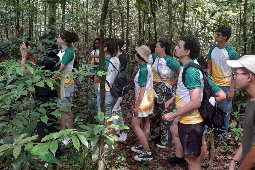 Juventude empreendedora conhece Projeto Ararajubas e biodiversidade amazônica no Parque Estadual do Utinga